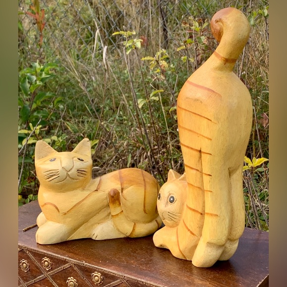 Set of 2 Artisan Folk Art Carved Solid Wooden Vintage Striped Cat Figurines - Picture 7 of 16